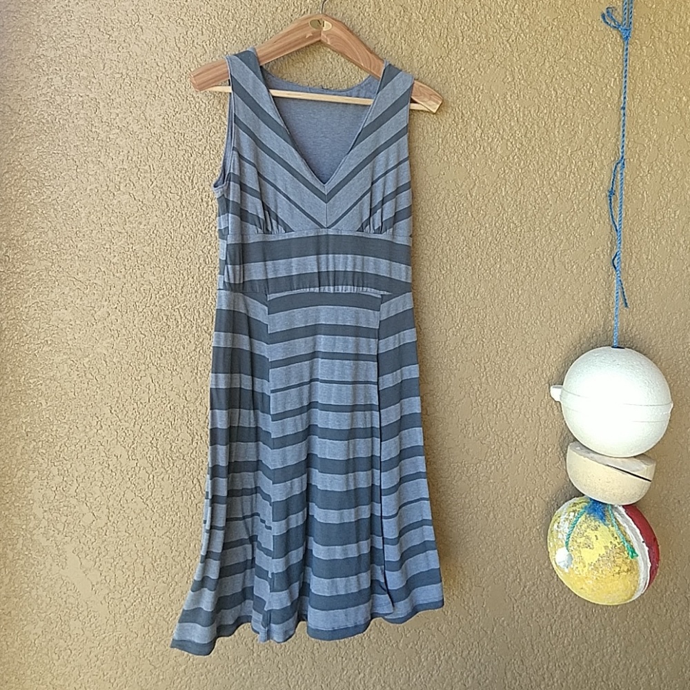 Reversible! Mountain hardware casual dress